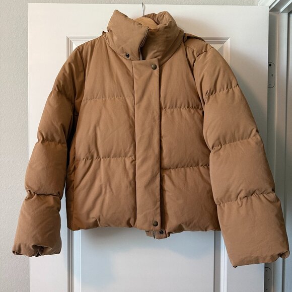 Banana Republic Jackets & Blazers - Banana Republic Alps Puffer Jacket